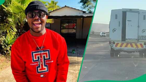 Fidelity van’s open door sends driver’s imagination running wild, netizens laugh