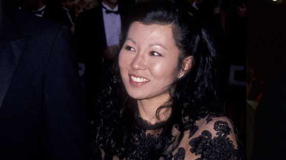 Who is Gene Hackman's second wife, Betsy Arakawa? Where does she live?