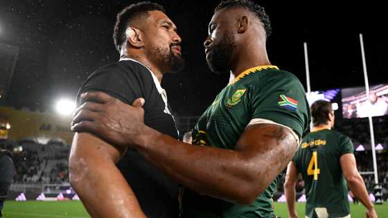 All Blacks vs Springboks: Savea and Kolisi share moment ahead of Greatest Rivalry
