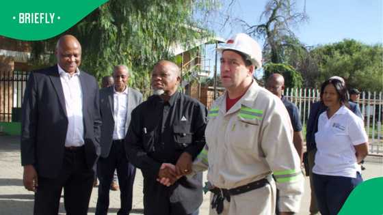 Minister Mantashe to visit Ekapa Mine as five miners remain trapped underground for 74 hours