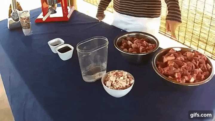 How to make the best homemade droewors recipe South Africa - Briefly.co.za