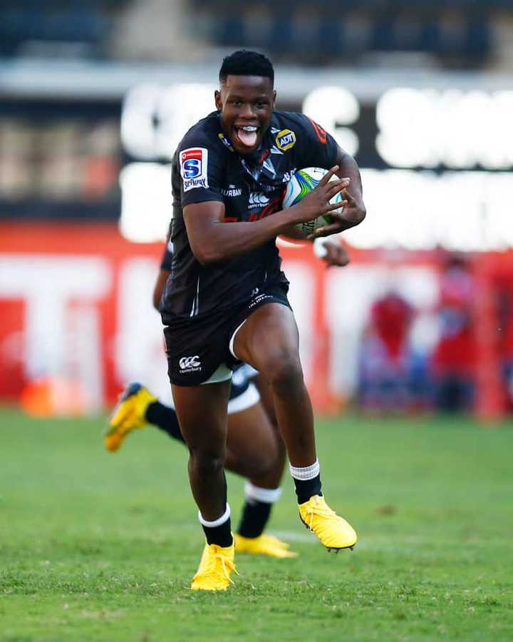 Aphelele Fassi: age, family, education, current team, salary, 100m time ...