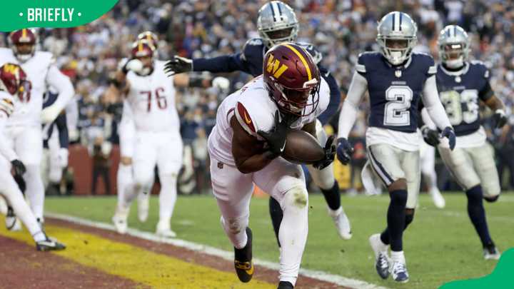 How many players are on a football team? NFL roster breakdown - Briefly ...