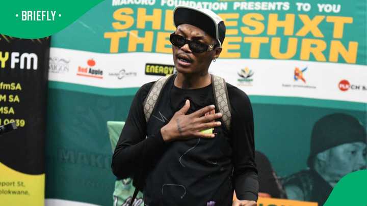 Shebeshxt's fans allegedly break his car's windscreen at a gig, SA unbothered: "They've had enough"